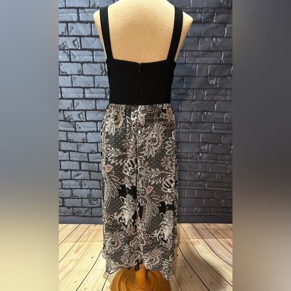 Woman’s Plus size Avenue Maxi Dress,  Black top with shark tooth hem Size 18/20 - Picture 3 of 9